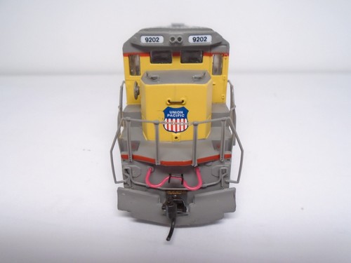 Bachmann Ho 85003, Dash 8-40C Locomotive, Union Pacific 9202 - Picture 2 of 5