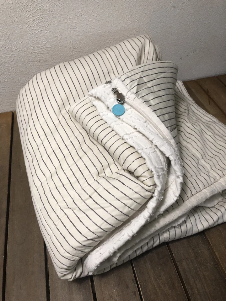 Beddy’s Bed Ease Black White Stripes One Piece Zip Bedding Twin Not Fitted EUC - Image 2 of 4