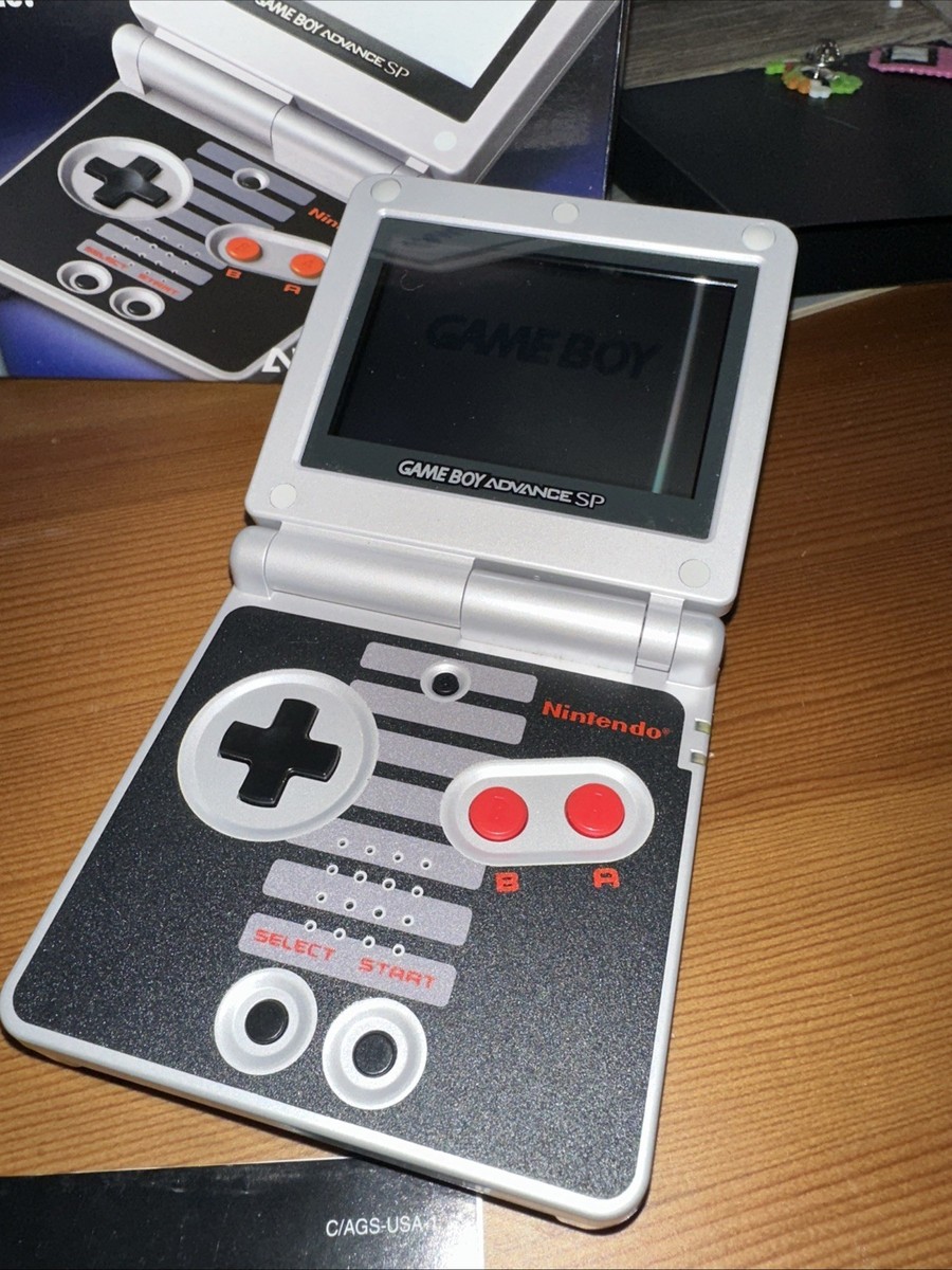 Game Boy Advance SP, NES Classic Limited Edition CIB Great Shape