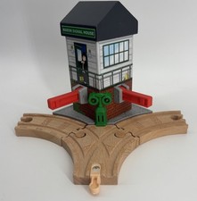 Thomas Wooden Railway Train Maron Signal House Station Lights  Sounds