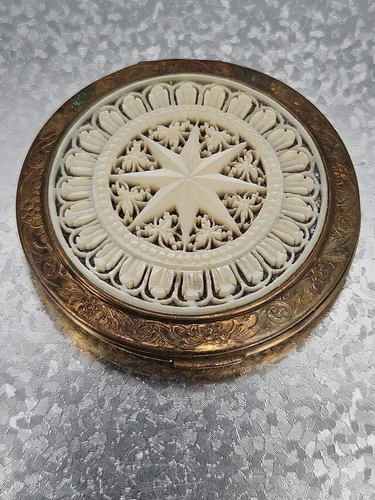 ヴィンテージ メリッサ コンパクト 1950年代 パウダー レディース 金箔 フェイク 真珠層 モップ ラウンド - 画像13/14