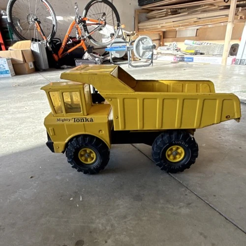 Tonka Vintage Pressed Steel Yellow Dump Truck Construction Vehicle Toy