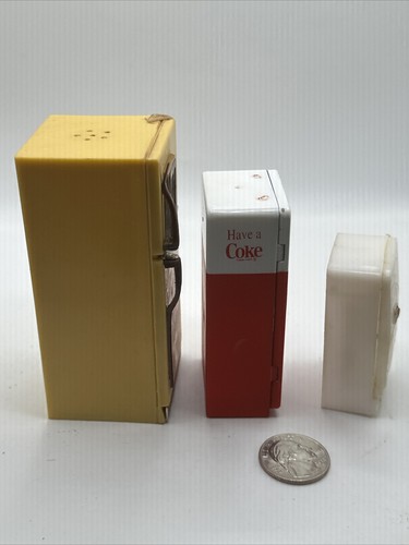 Puppenhaus Vintage gemischtes Set Kunststoff Kühlschrank Kühlschrank Eisbox Cola Shaker Handwerk - Bild 4 von 10