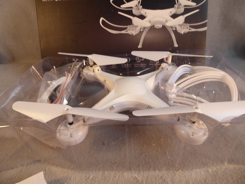 Rechargeable Phone APP Controlled Adventurer Drone with Camera TL-0021-White - Picture 3 of 7