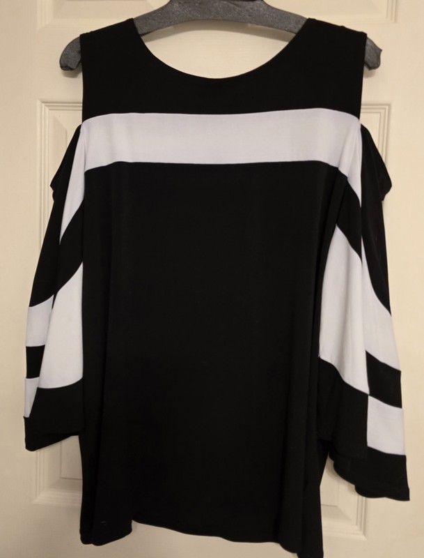 Venue Brand Black & White Color Block 3/4 Bell Sleeves Cold Shoulder Knit Top XL