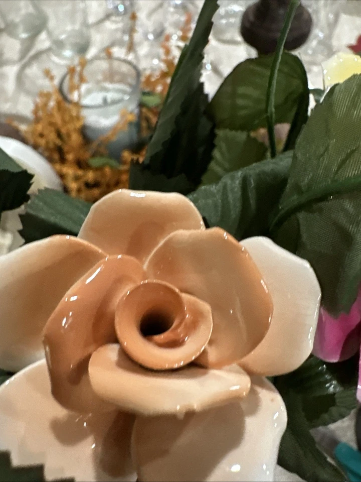 Florero hecho a mano de cerámica blanco amarillo rosa púrpura rosas melocotón SIN INC Foto 4 de 4