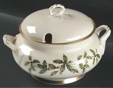 Lenox Holiday HOLLY BERRY GOLD TRIM Soup Tureen With Lid