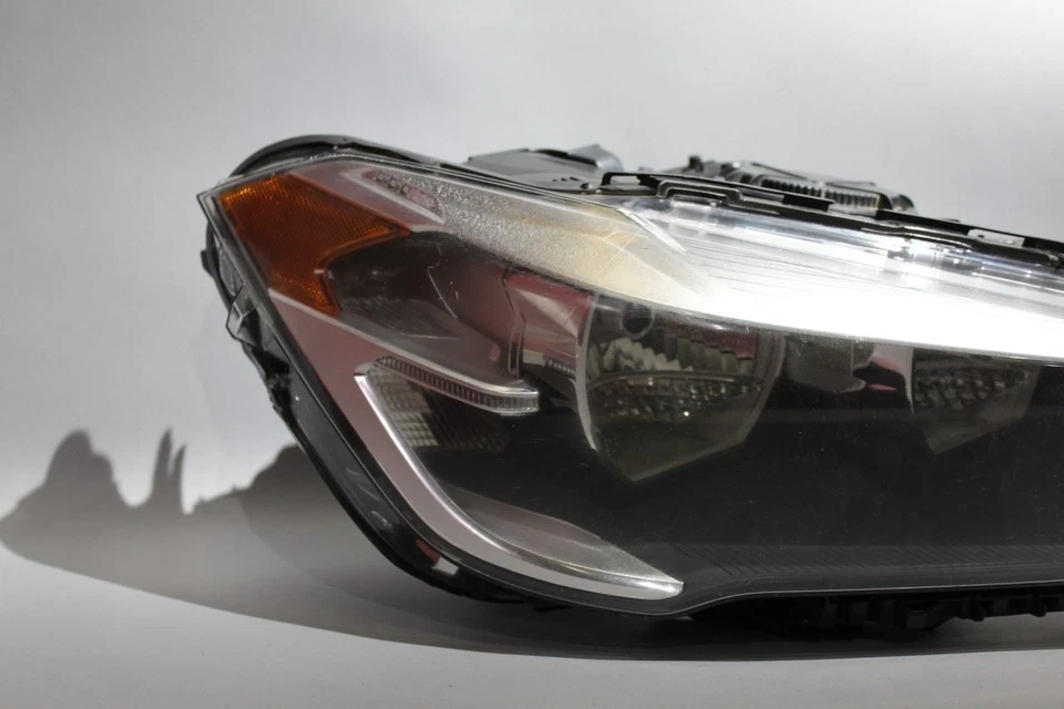 Faro halógeno derecho pasajero BMW X1 2016-2022 OEM #36805 Foto 4 de 4