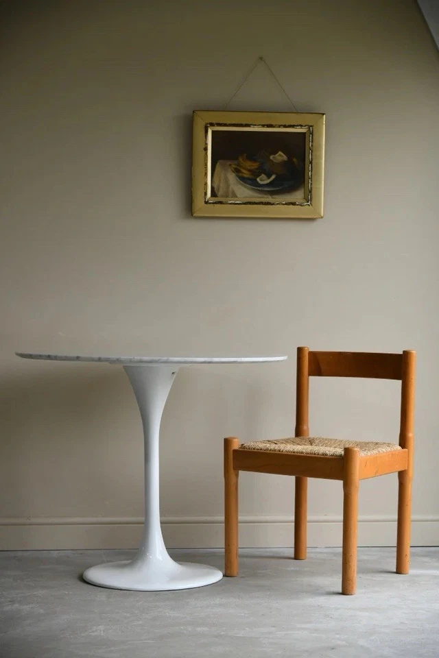 Marble Tulip Style Round Dining Table after Eero Saarinen 20th Century - Image 2 of 4