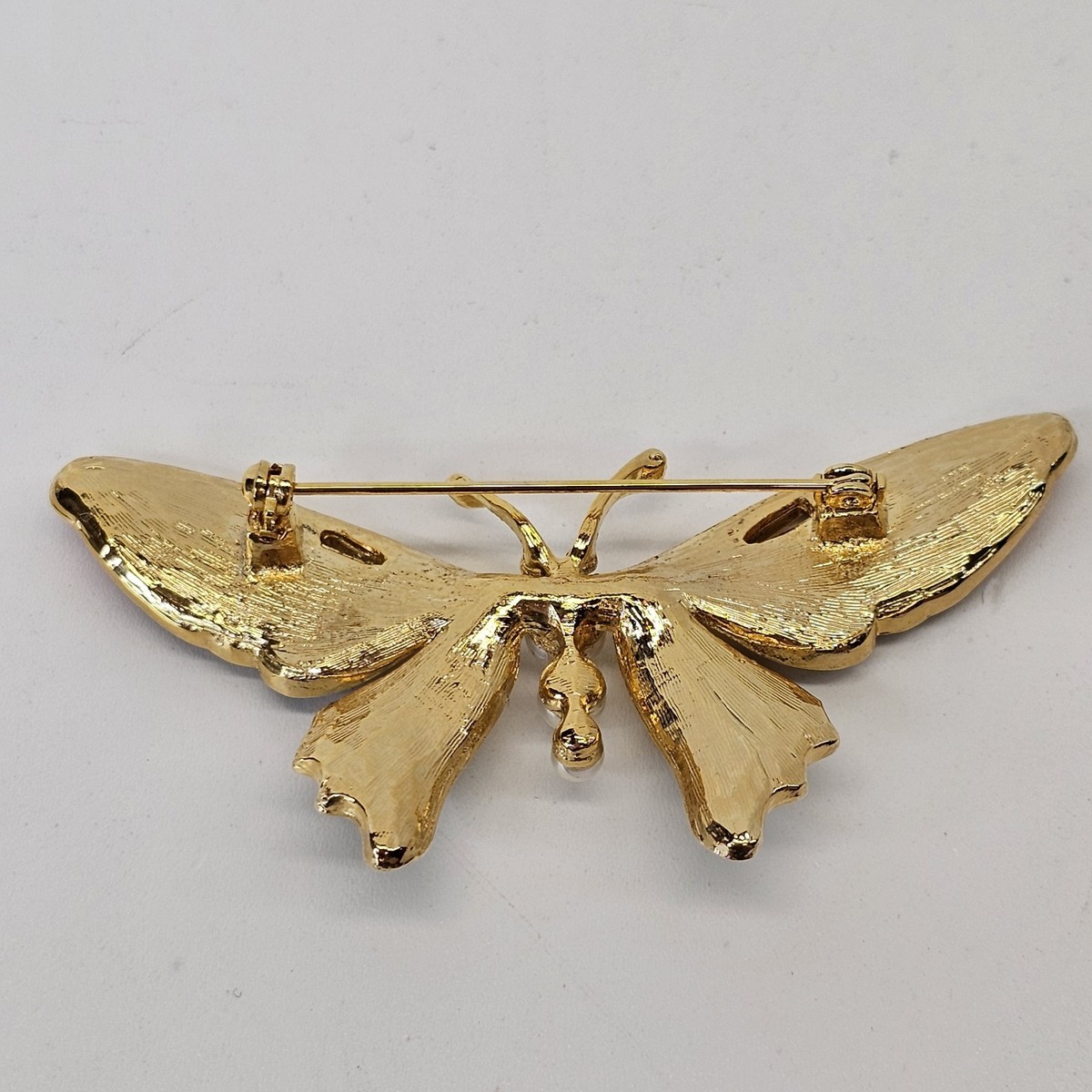 BROCHE RÉTRO PAPILLON ÉMAIL CLOISONNÉ BLANC ROUGE - BIJOU VINTAGE - OCCASION IMPECCABLE