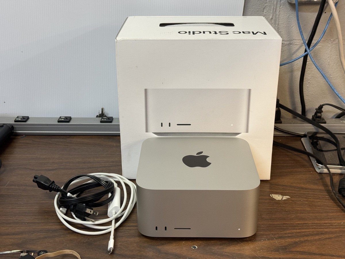 Mac Studio 2023 M2 Max /32 GB /　1 TB SSD Apple Mac Studio 2023 M2 Max 12-Core CPU 30-Core GPU 32GB
