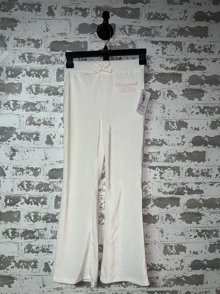 Pantalones de salón The Children's Place Hello Kitty bordados de terciopelo acampanados - blancos Foto 2 de 4