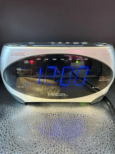 Emerson Research CKS1862 Smartset Digital Dual Alarm AM/FM Clock Radio