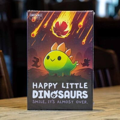 Glückliche kleine Dinosaurier - Lächeln, es ist fast vorbei. NEU VERSIEGELT
