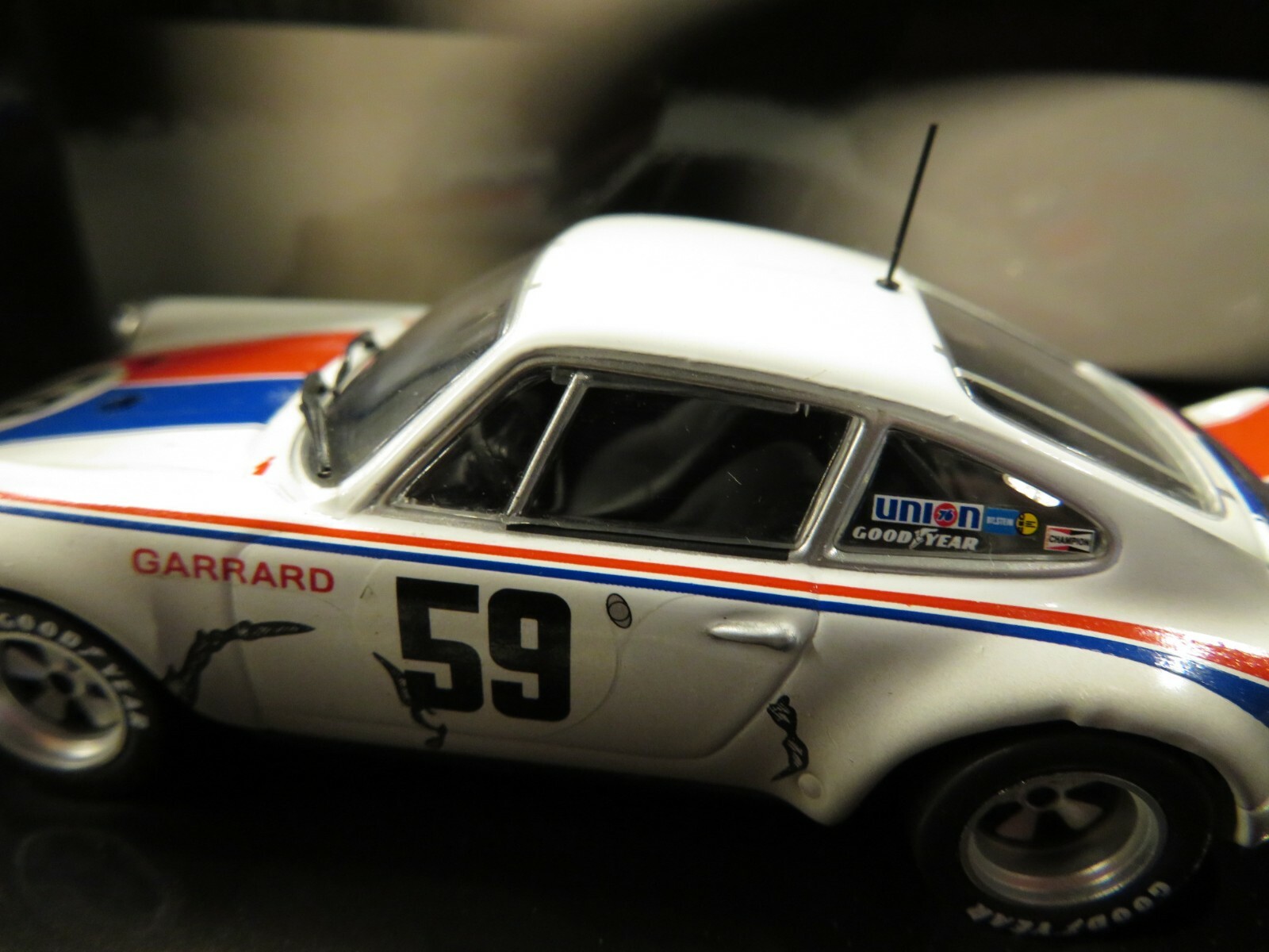 1/43 Minichamps Porsche 911 AT 24H Daytona (1973/2003) diecast set