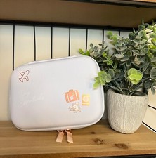 Monat Travel Case New
