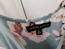  very cute Kendall & Kylie floral Romper,woman's size S Adjustable Strap |