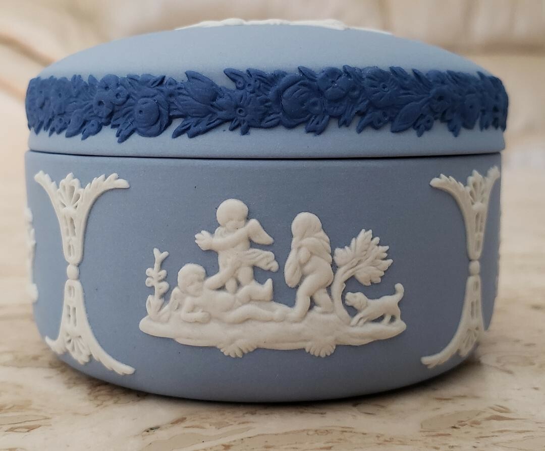 WEDGEWOOD Blue Jasperware Bean Box J1018 2499 w/original box eBay