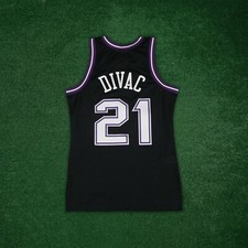 Vlade Divac 2000-01 Sacramenton Kings  NBA Mitchell & Ness Men's Swingman Jersey