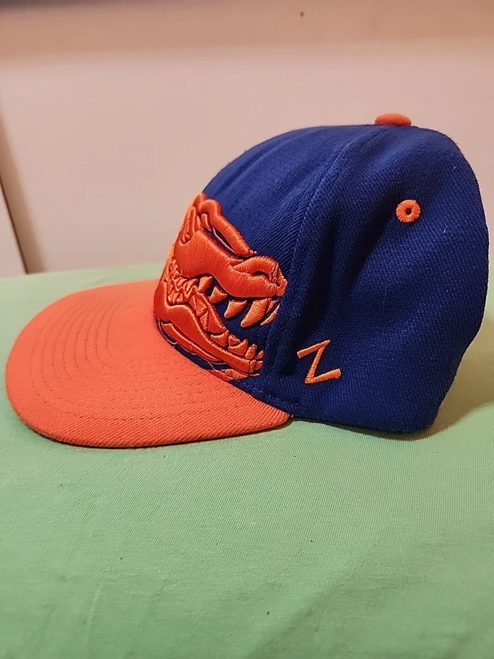 Florida Gators Embroidered Logo Mens M/L Stretch Zephyr Hat - Image 2 of 4