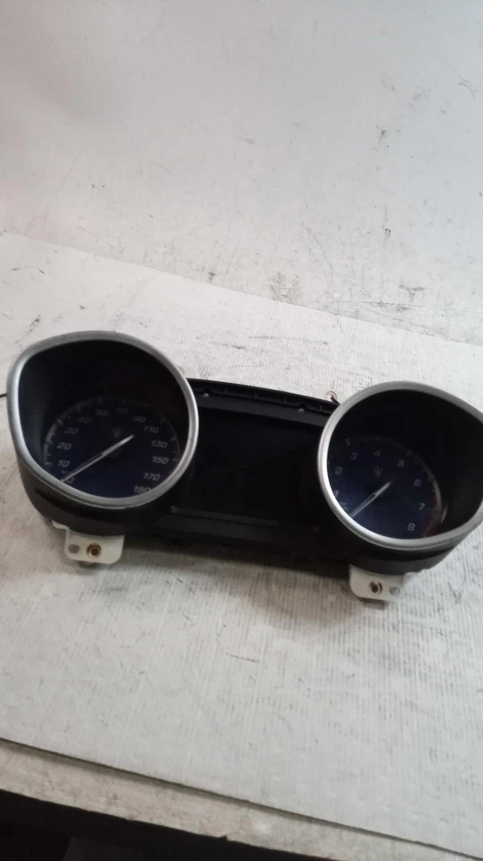 Medidor de velocímetro usado se adapta a: Maserati GHIBLI 2017 grado C Foto 2 de 4