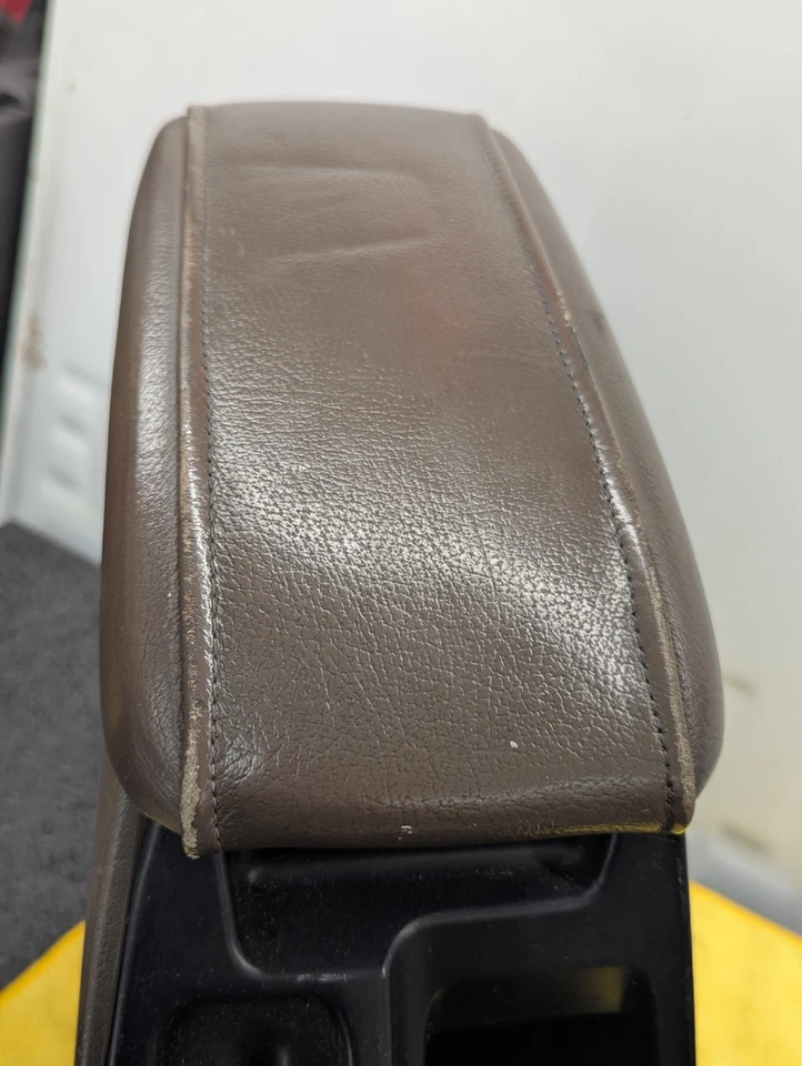 Toyota 4Runner 1999-2002 consola central reposabrazos portavasos OEM roble marrón Foto 2 de 4