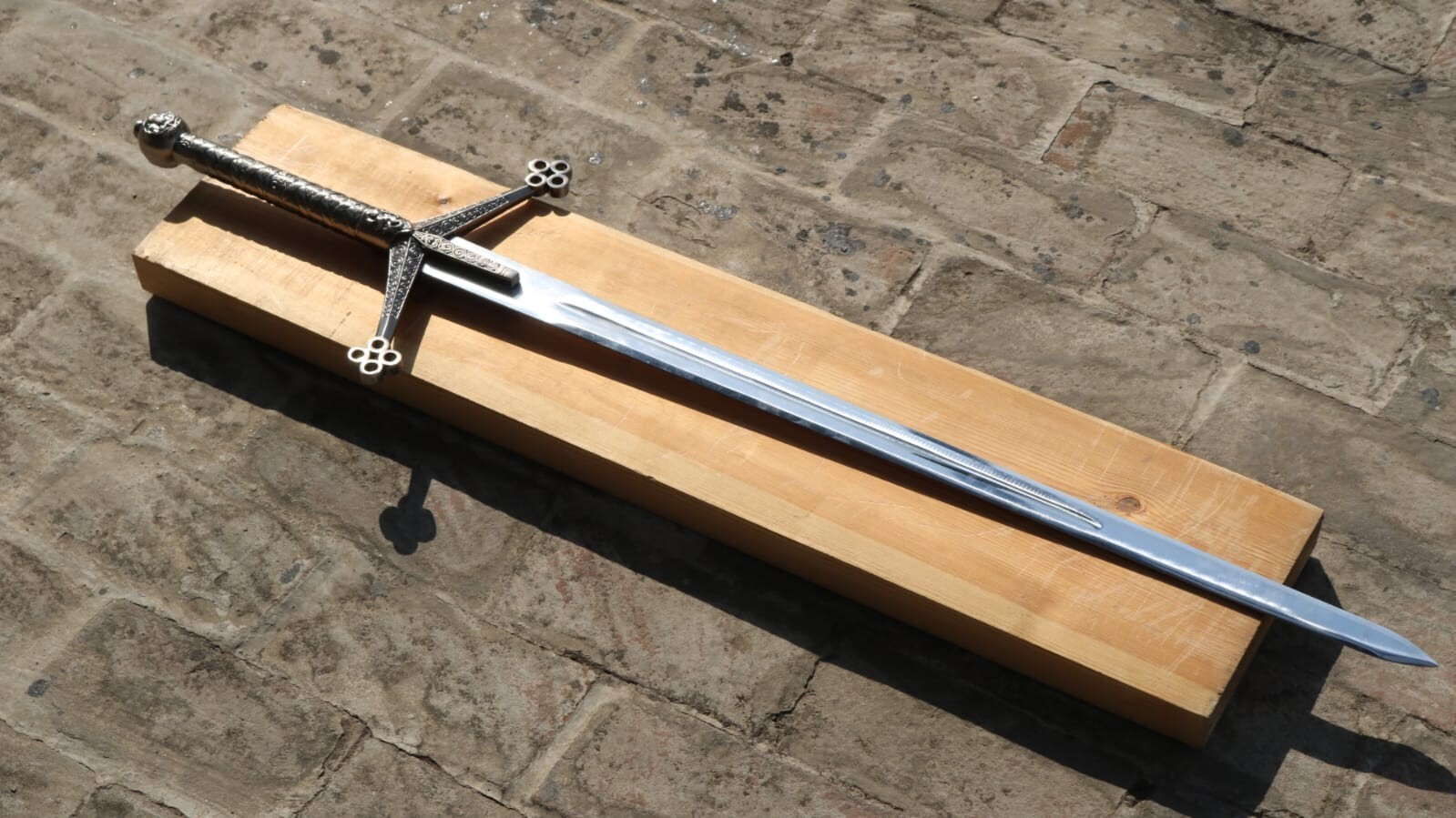 Handmade Traditional Scottish Claymore Sword with Leather Sheath  