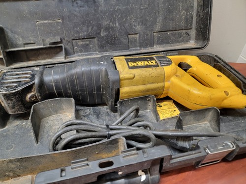 DeWalt DW304P Corded Reciprocating Saw c-x - Picture 2 of 7