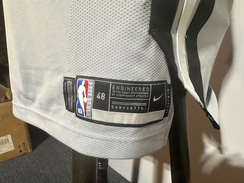 RARE! LONNIE WALKER IV GAMES USED JERSEY SAN ANTONIO SPURS JERSEY MINT - Picture 3 of 4