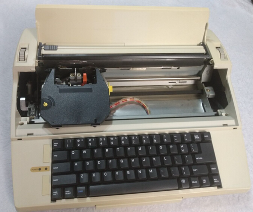 Vintage Nakajima USA Inc AX-76 White Electronic Typewriter - Picture 5 of 9