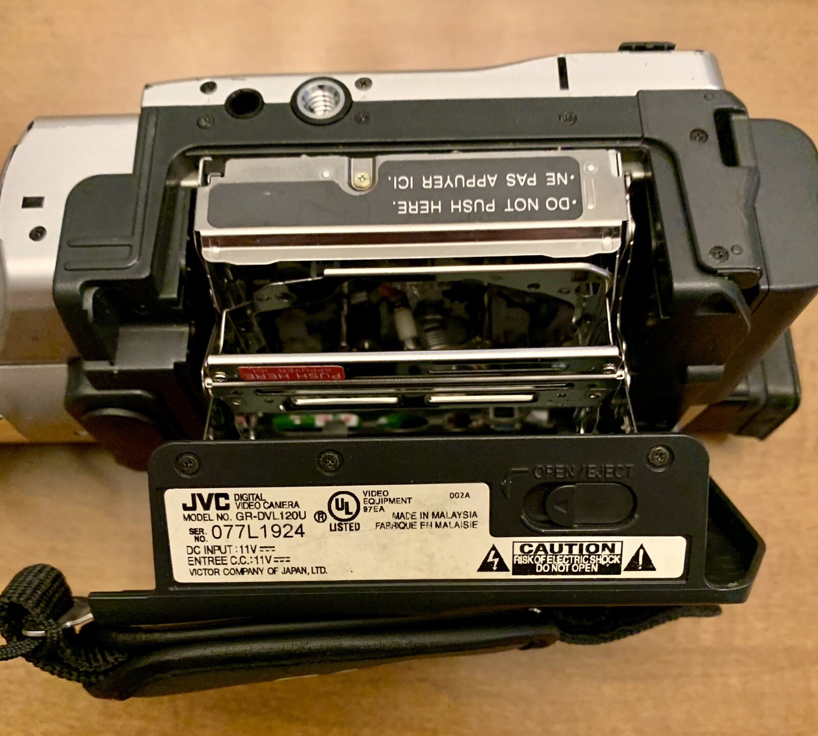 JVC GRDVL520U MiniDV Digital Video Camera (w/ case, accessories) READ