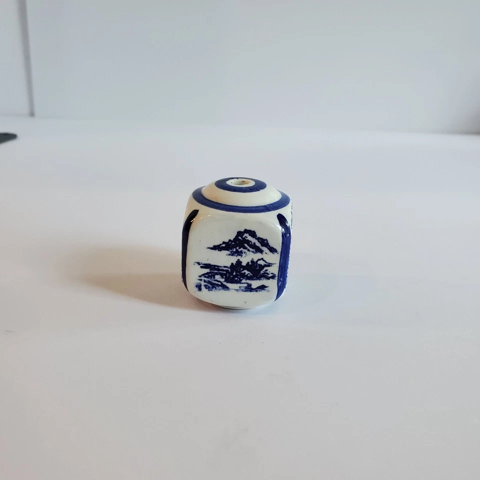 Acabados chinos vintage azul y blanco porcelana diseño paisaje sereno Foto 2 de 4