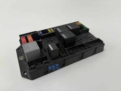 2006 2007 2008 2009 Land Rover Range Rover Engine Bay Fuse Box YQE500390 OEM