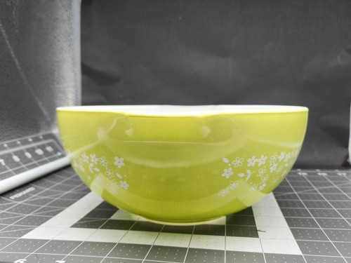 Pyrex Light Green Crazy Daisy Spring Blossom Cinderella 443 Mixing Bowl 2.5 Qt - Picture 3 of 11