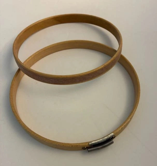 Vintage GIBBS 5" Wood Round Embroidery Hoop Felt Lined Spring Tension - Image 3 of 4