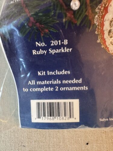 Sulyn Ruby SPARKLER Makes 2 Vtg Sequin Bead Christmas Ornament Craft Kit 201-B - Picture 4 of 11