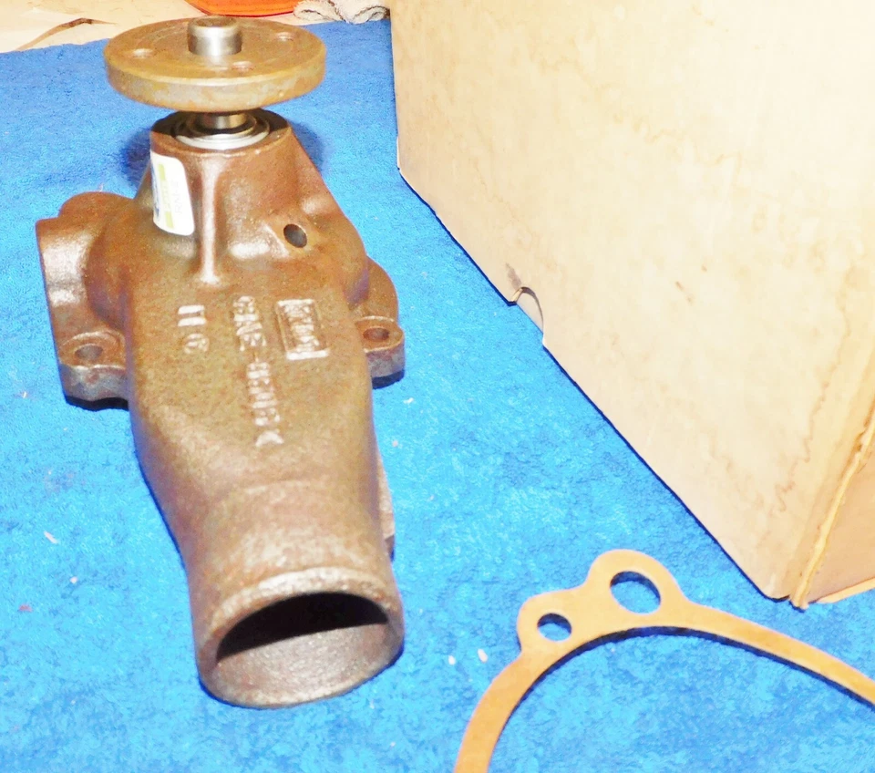 Ford Custom Galaxie F100 F250 E100 1965-1977 nuevo de lote reman 6 cilindros 240 300 bomba de agua Foto 2 de 4