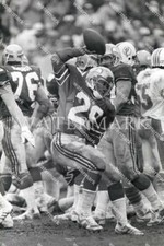EQ222 Curt Warner Seattle Seahawks Spike Football 8x10 11x14 16x20 Photo