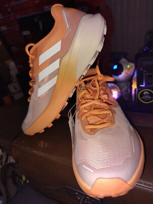  adidas Terrex Agravic 3   PEACH Amber Tint Sz W10  BONUS   SOCKS INCLUDED 