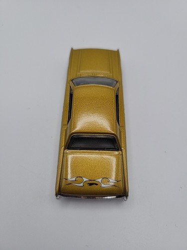 2012 HOT WHEELS ‘64 LINCOLN CONTINENTAL WITH flames - Picture 4 of 6