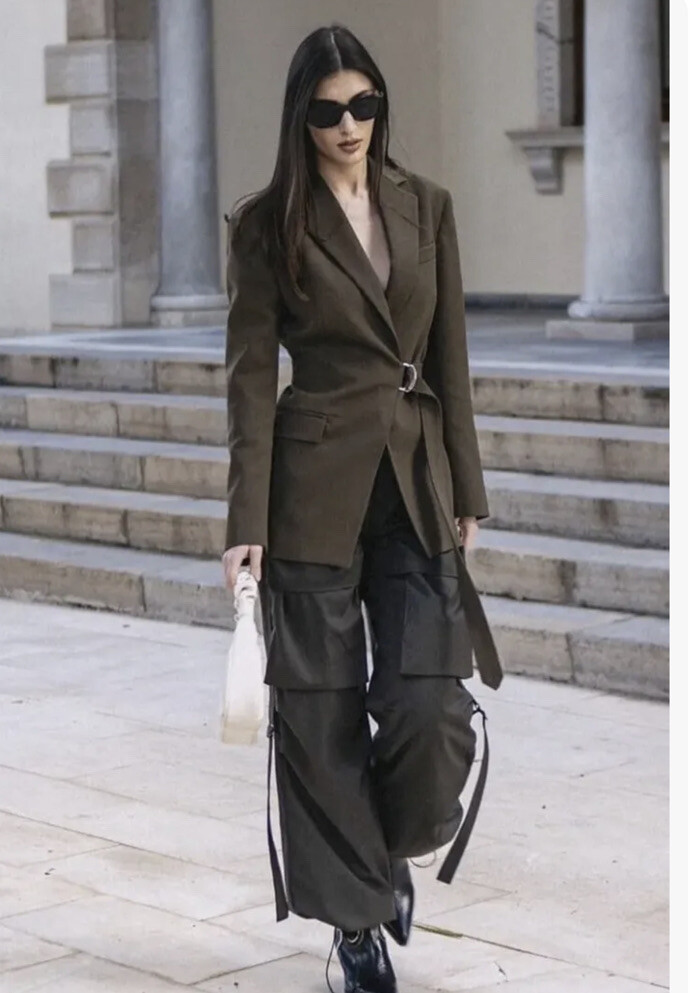 CHAQUETA ZARA MUJER NUEVA CON ETIQUETAS SS23 RECORTADA CON CINTURÓN CAQUI TALLA S 2264/707