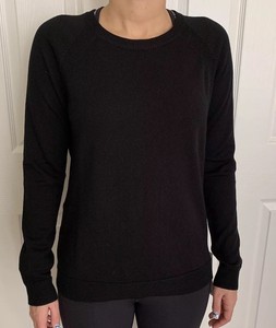 black lululemon sweater