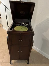 Antique, Victor Victrola VV-100, Floor Model, Wind-up Record...