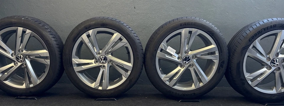 Original VW Golf 8 & R-line Valencia Alufelgen Sommerräder 17 Zoll 5H0601025AF - Bild 2 von 4