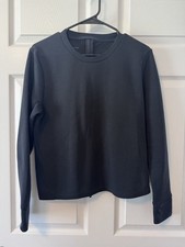 Under Armour Women s Crewneck, Size M, Black, Vented Back Zipper