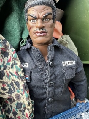 Vintage G.I. Joe Collection  Footlocker  Rare 12  Stalker Figure + Accessories