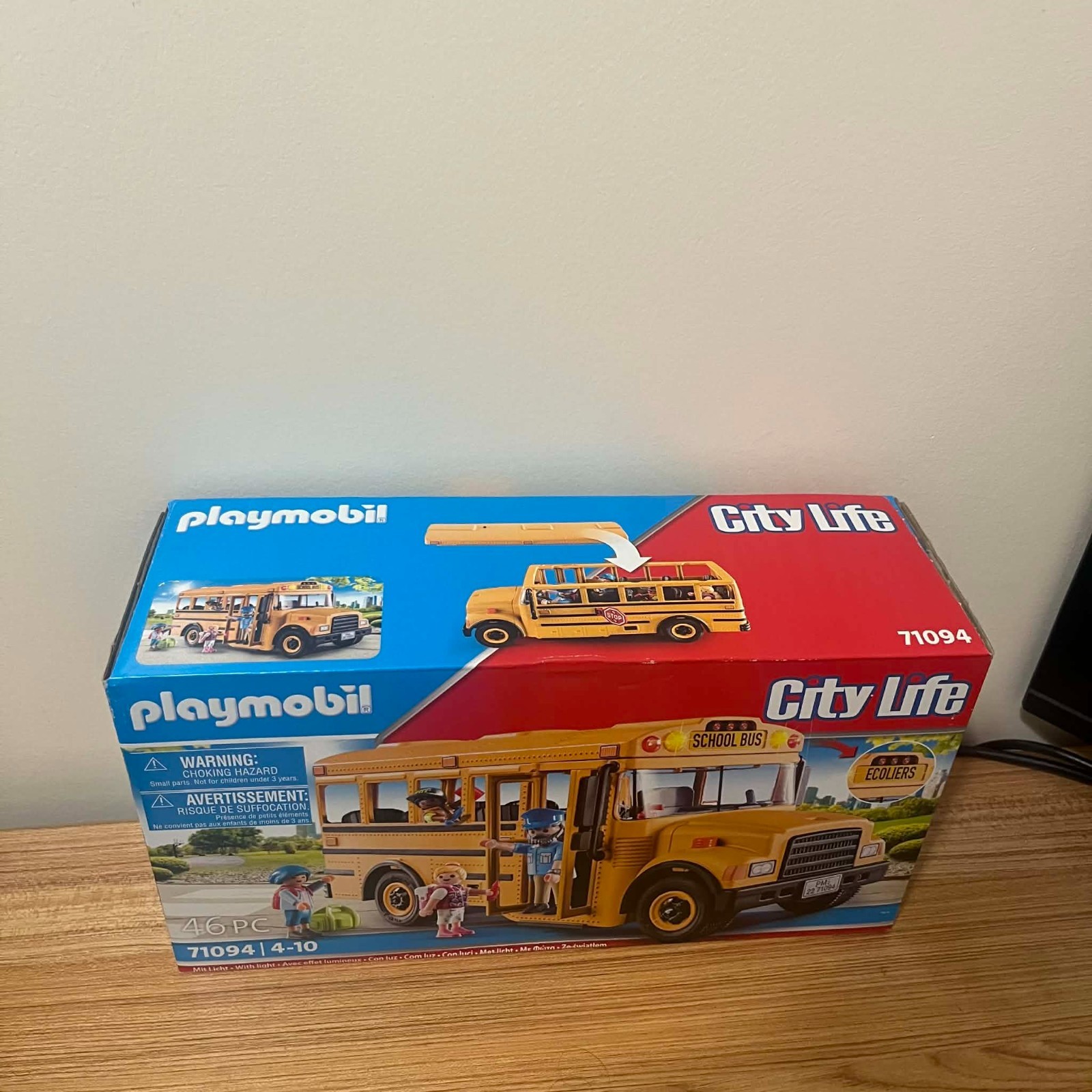 Playmobil City Life School Bus Set 71094 (46 Pieces) NEW Sealed