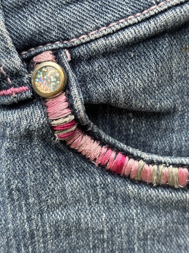 Levi’s Jeans Girls Cut-Off Denim Shorts Size 6 Pink Silver Trim Glitter Buttons - Picture 13 of 24