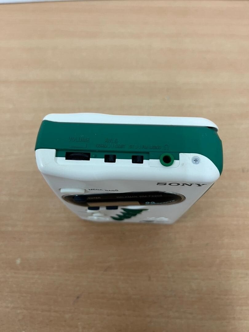 SONY WALKMAN WM-FX202 White Portable Cassette Player FM/AM Radio