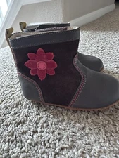 Smaller By See Kai Run Crib Shoes Brown Boots 9-12 Months NEW